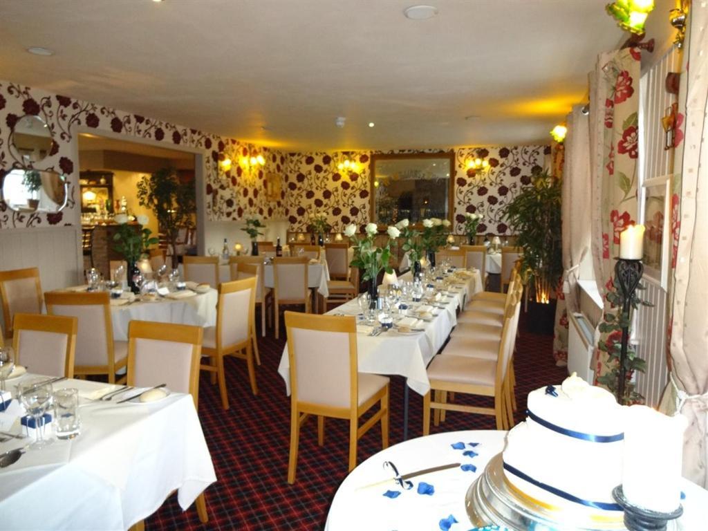 The Commercial Hotel Tarland Exterior foto