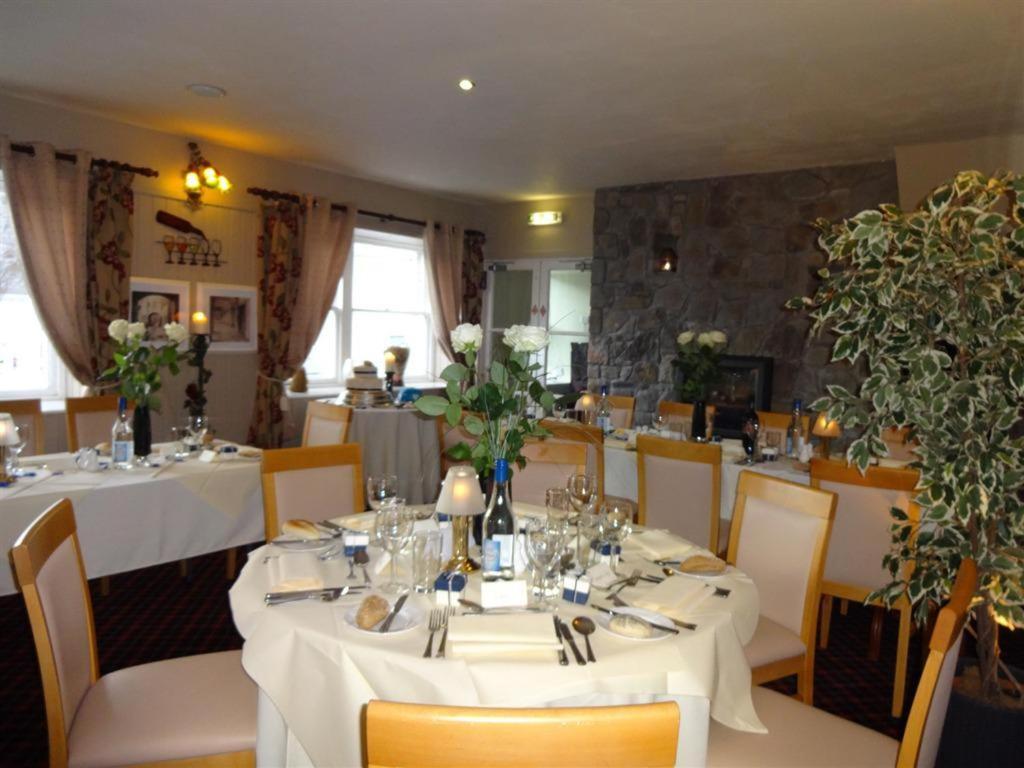 The Commercial Hotel Tarland Exterior foto